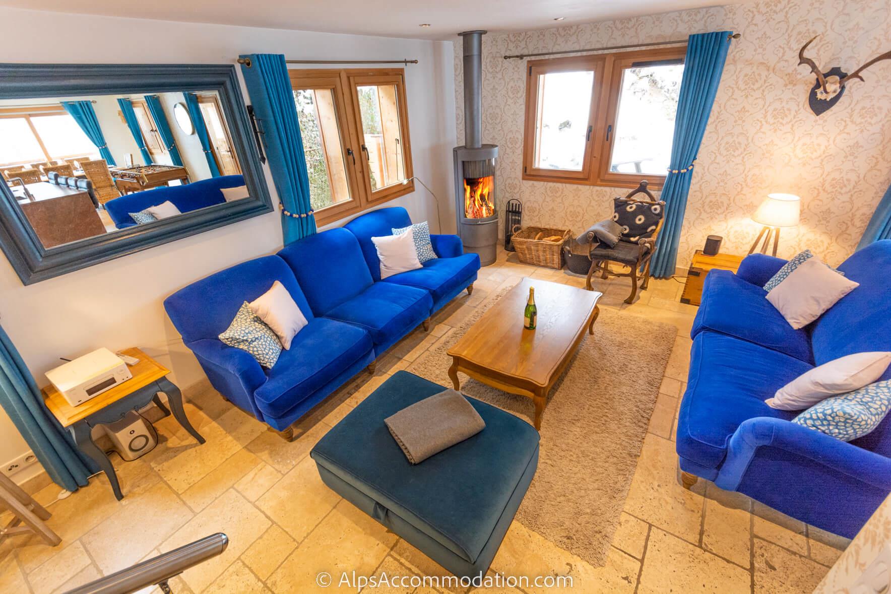Chalet Falcon Samoëns - Large comfortable sofas perfectly positioned in front of the cosy log fire