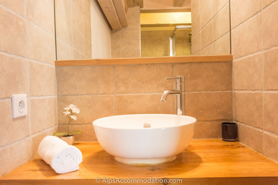Chalet Falcon Samoëns - All bedrooms feature ensuite bathrooms with luxurious toiletries provided